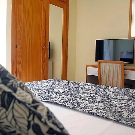 فندق Playa De Meron سان بيفينتي ديلا باركيرا